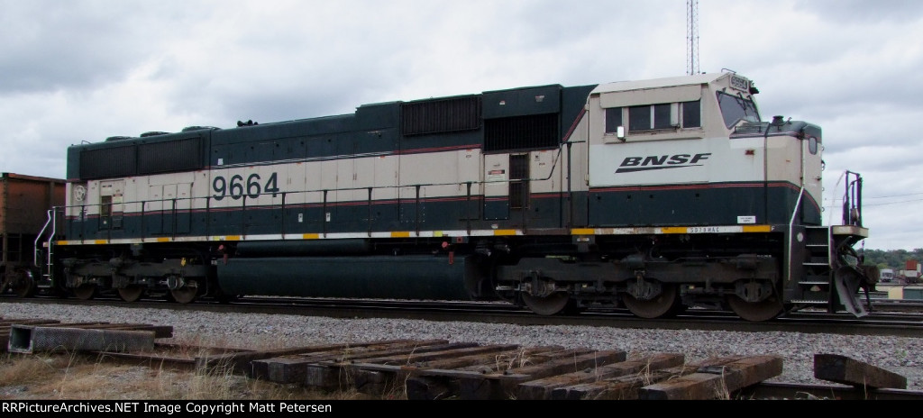 BNSF 9664